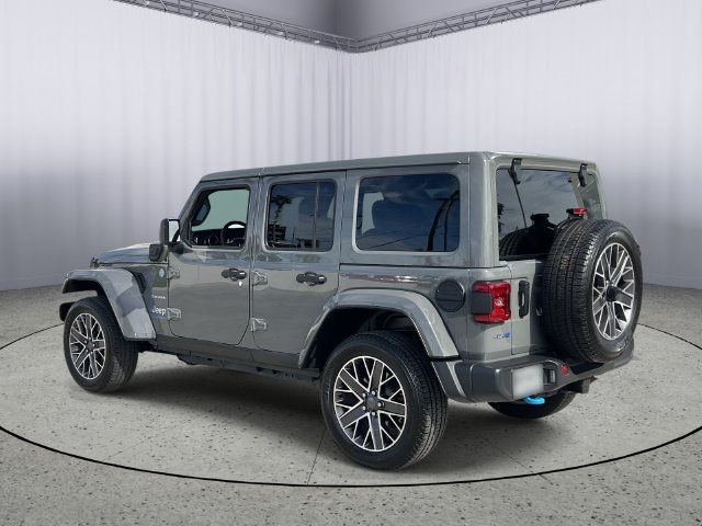 Used 2023 Jeep Wrangler Unlimited Sahara w/ Cold Weather Group AWD/4WD image 7