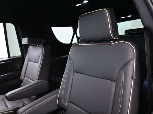 Used 2026 Chevrolet Suburban Premier AWD/4WD image 37