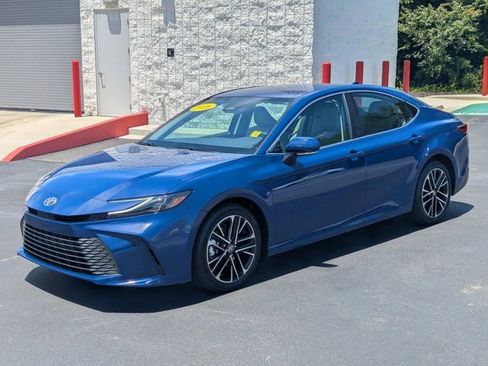Used 2026 Toyota Camry XLE FWD image 3
