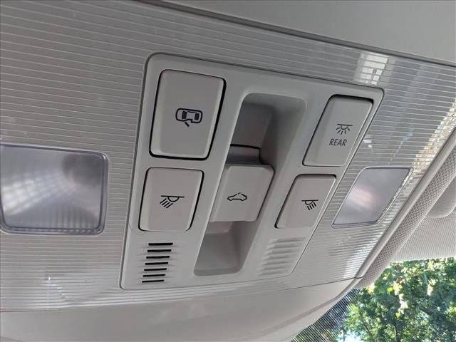 Certified 2025 Volkswagen Jetta SE w/ Sunroof Package FWD image 40