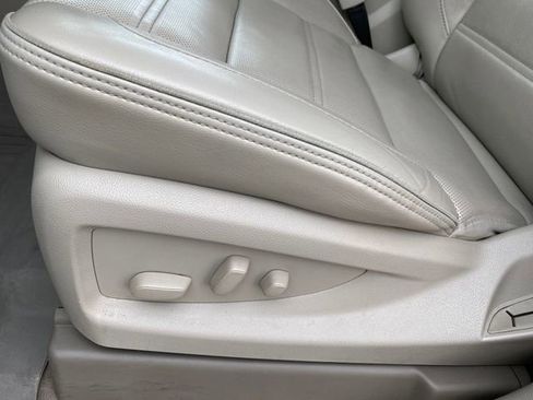 Used 2020 GMC Yukon XL Denali image 16