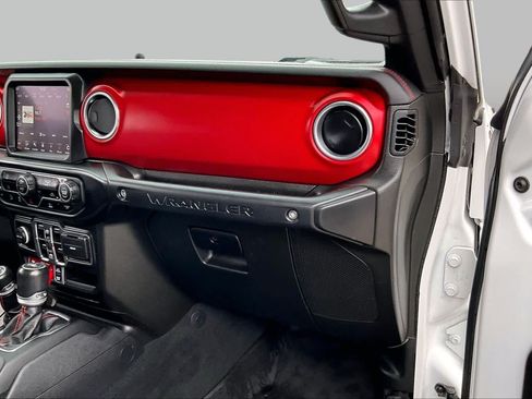 Used 2022 Jeep Wrangler Unlimited Rubicon w/ Steel Bumper Group AWD/4WD image 17