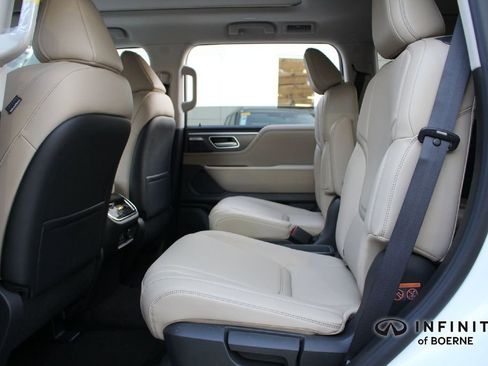Certified 2026 INFINITI QX80 Pure AWD/4WD image 22
