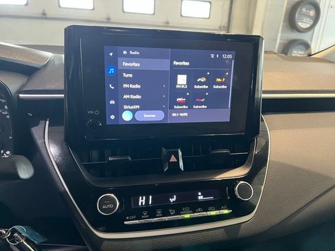 Used 2023 Toyota Corolla LE image 19