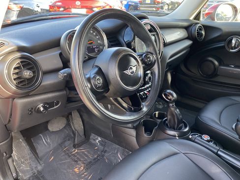 Used 2019 MINI Cooper 2-Door Hardtop image 16
