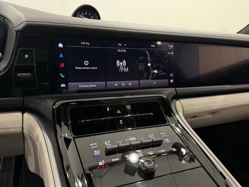 Certified 2024 Porsche Panamera 4 image 40