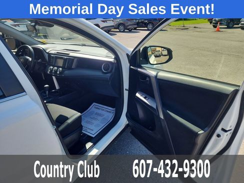 Used 2018 Toyota RAV4 LE w/ All Weather Liner Package AWD/4WD image 28