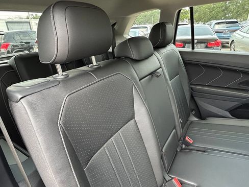 Used 2023 Volkswagen Tiguan SE w/ Panoramic Sunroof Package FWD image 45