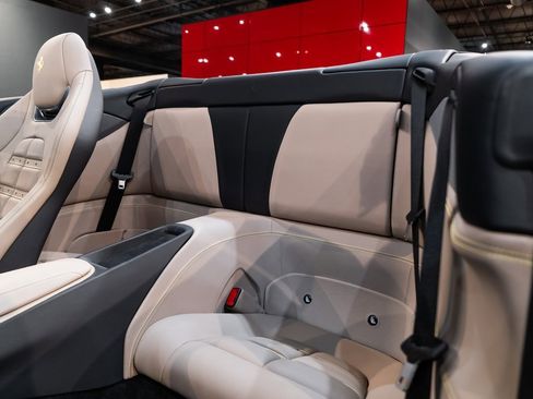 Certified 2022 Ferrari Portofino M image 38