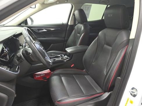 Certified 2022 Buick Envision Essence w/ Sport Touring Package image 21