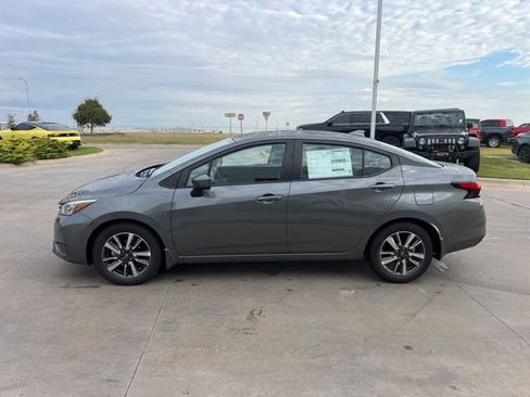 Used 2025 Nissan Versa SV w/ Trunk Package FWD image 4