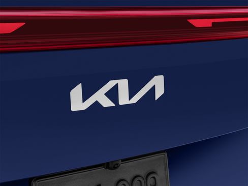 Certified 2025 Kia Carnival FWD image 55