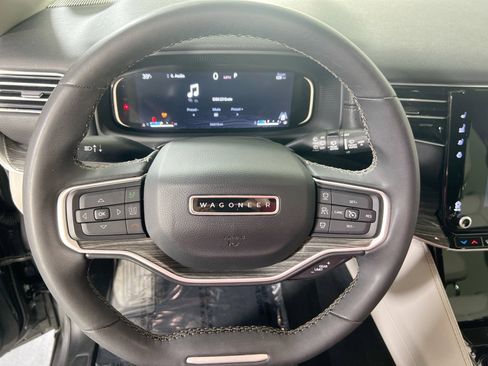 Used 2022 Jeep Wagoneer Series III image 11