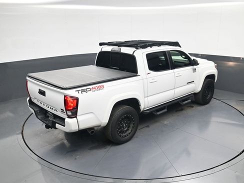 Used 2018 Toyota Tacoma TRD Sport image 35