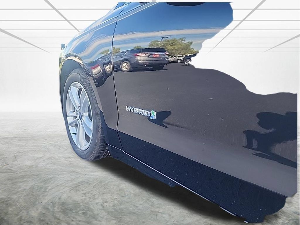Used 2018 Ford Fusion S FWD image 6