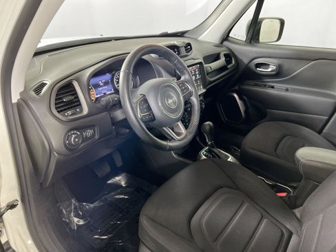 Used 2022 Jeep Renegade Latitude w/ Convenience Group image 9