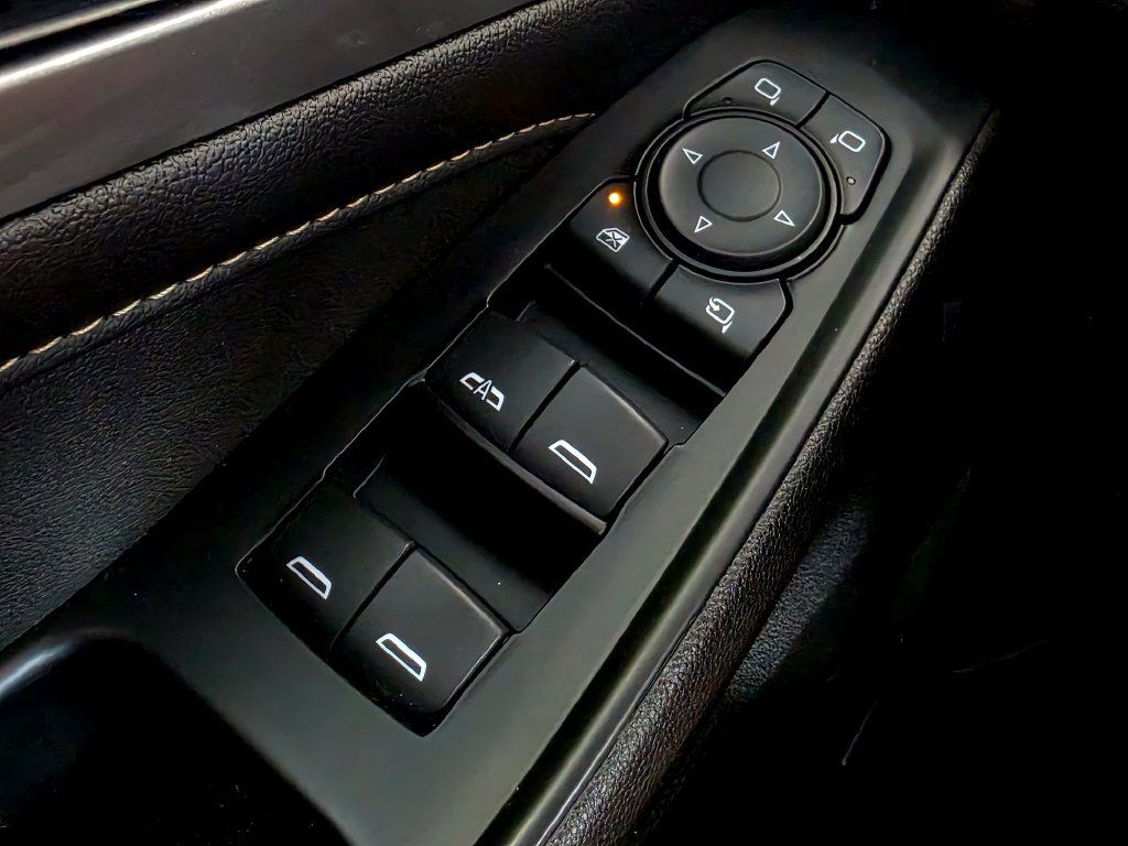 Used 2023 Chevrolet Traverse LT w/ LT Premium Package AWD/4WD image 22