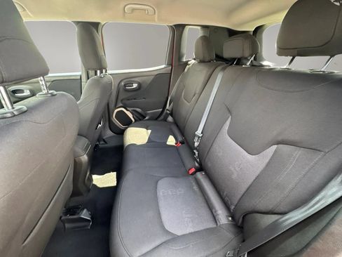 Used 2017 Jeep Renegade Latitude AWD/4WD image 12