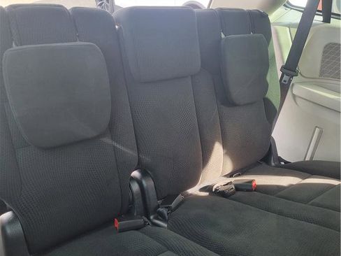 Used 2016 Dodge Grand Caravan American Value Package w/ UConnect Hands-Free Group FWD image 15