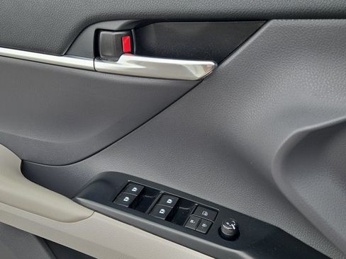 Used 2020 Toyota Camry LE w/ Sunroof Package FWD image 36