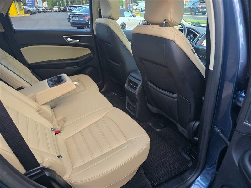 Used 2019 Ford Edge SEL w/ Equipment Group 201A AWD/4WD image 14