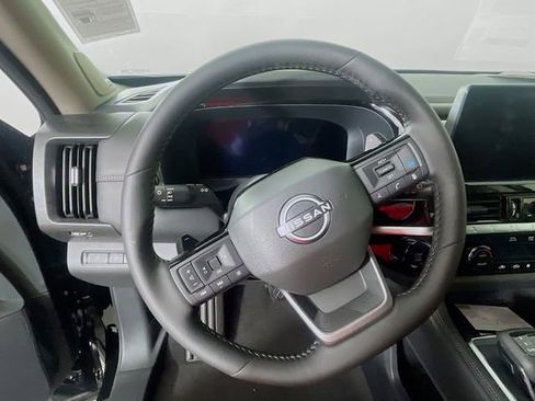 New 2026 Nissan Pathfinder Platinum image 8