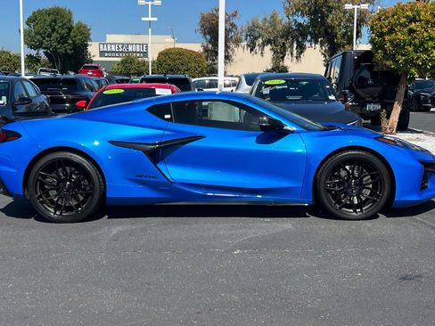 Used 2024 Chevrolet Corvette Z06 RWD image 4