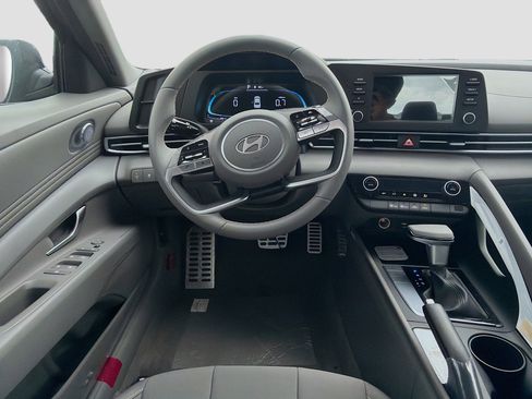 New 2026 Hyundai Elantra Sport FWD image 16