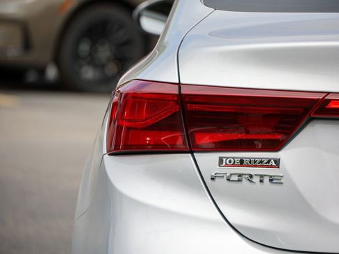 Used 2021 Kia Forte LXS FWD image 17