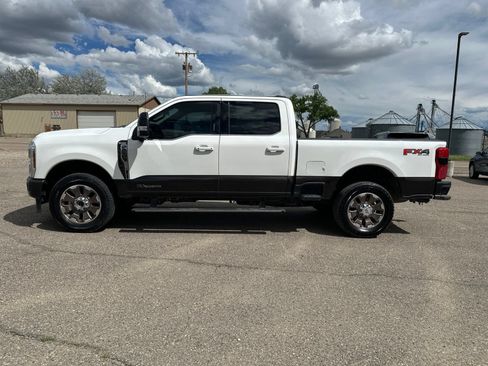 Used 2024 Ford F250 King Ranch w/ FX4 Off-Road Package AWD/4WD image 7