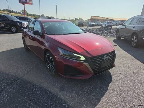Used 2023 Nissan Altima 2.5 SR FWD image 7
