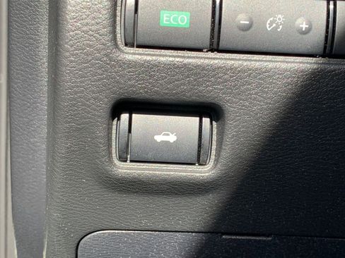 Used 2025 Nissan Sentra SV image 22