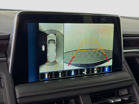 Used 2023 Chevrolet Suburban Z71 w/ Luxury Package AWD/4WD image 18