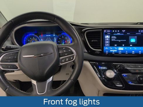 Used 2022 Chrysler Pacifica Touring-L FWD image 22