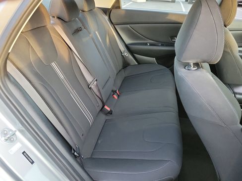 Certified 2022 Hyundai Elantra SEL w/ Convenience + Premium Package image 23