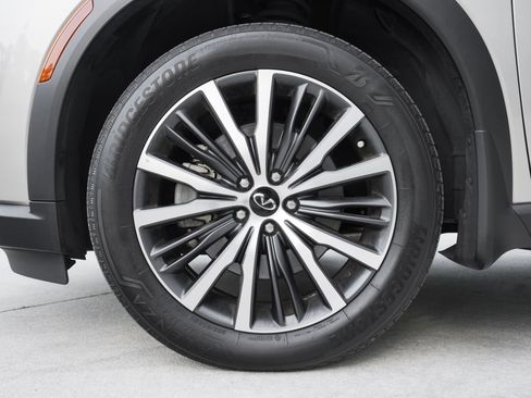 Used 2023 INFINITI QX60 Sensory w/ Vision Package FWD image 15