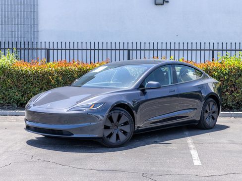 Used 2025 Tesla Model 3 Long Range RWD image 19