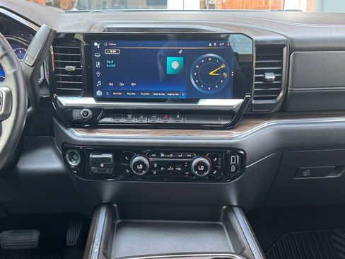 Used 2024 Chevrolet Silverado 2500 LT w/ Convenience Package image 28