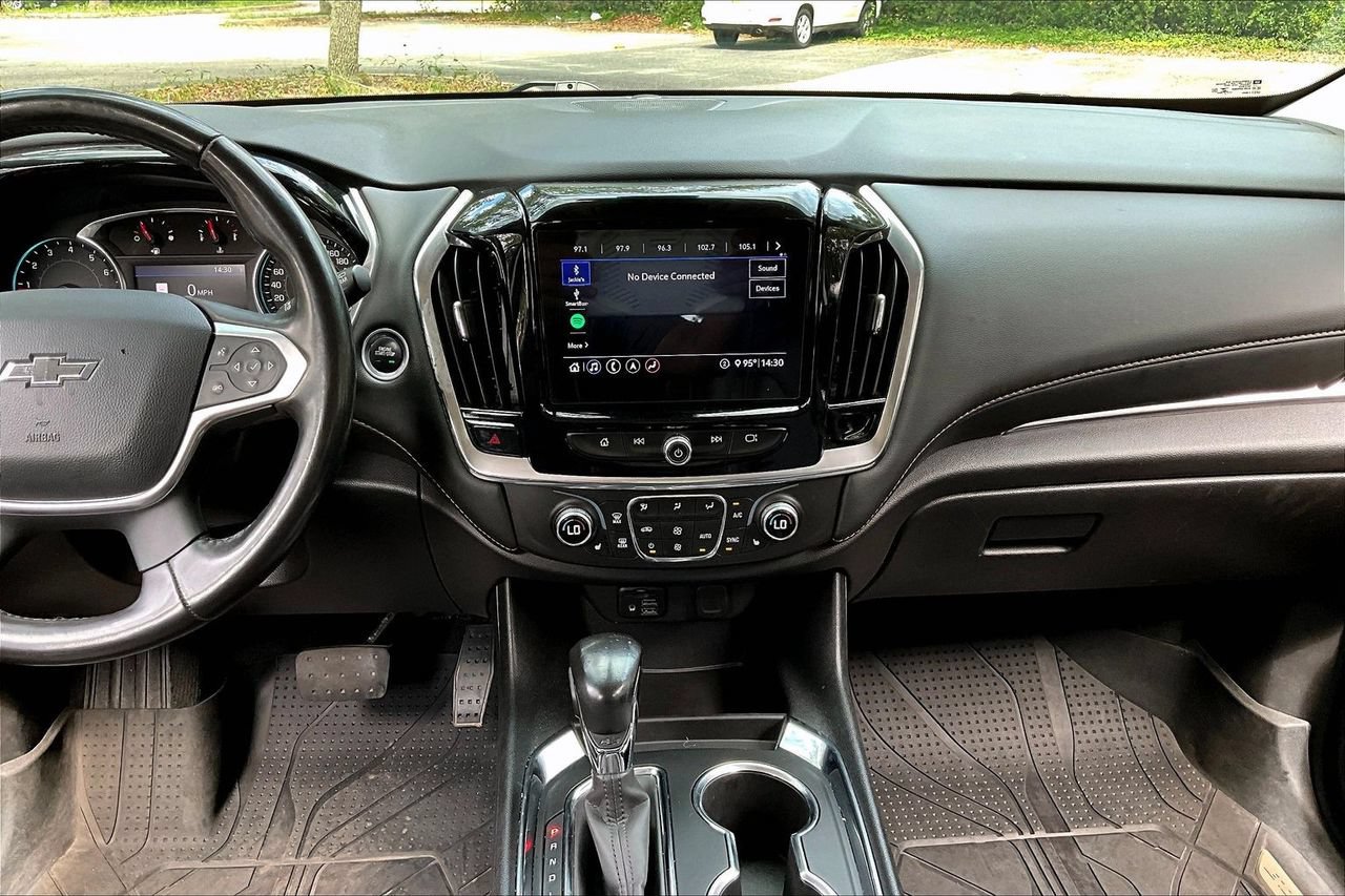 Used 2021 Chevrolet Traverse RS AWD/4WD image 9