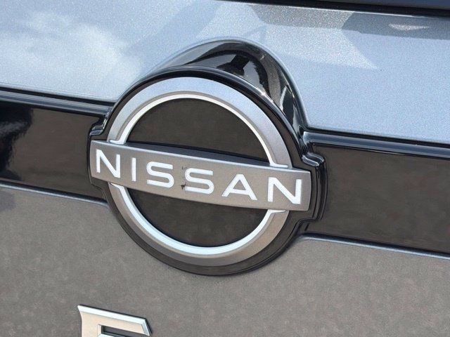 Used 2023 Nissan Pathfinder SL AWD/4WD image 14