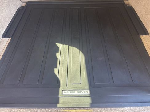 Used 2017 Land Rover Range Rover HSE image 32