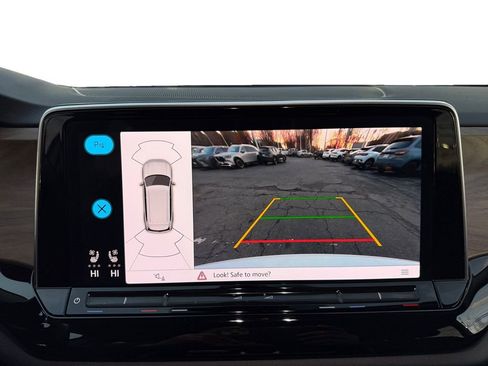 Used 2025 Volkswagen Atlas SE image 15