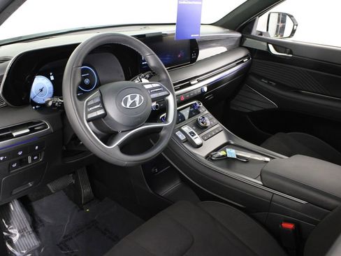 Certified 2025 Hyundai Palisade Calligraphy image 19