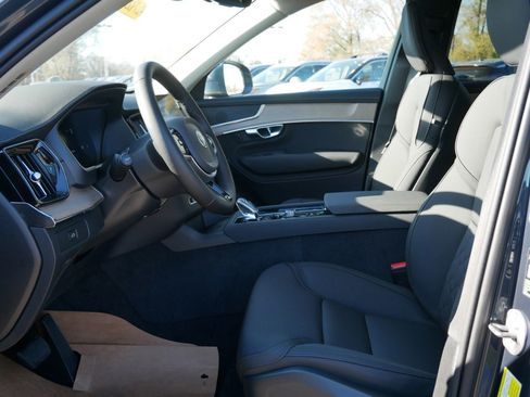 New 2026 Volvo XC90 B6 Core image 5