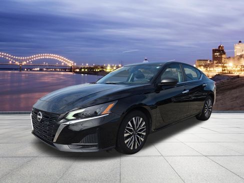 Used 2025 Nissan Altima 2.5 SV FWD image 1
