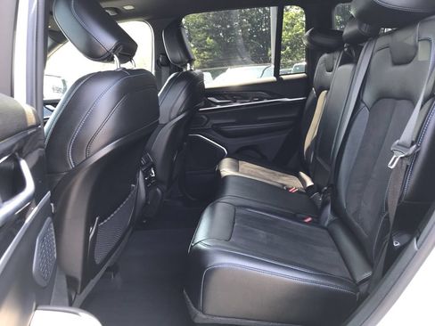 Used 2023 Jeep Grand Cherokee Trailhawk AWD/4WD image 13