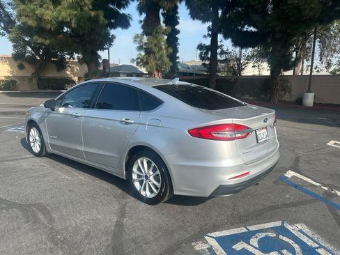 Used 2019 Ford Fusion SE image 7