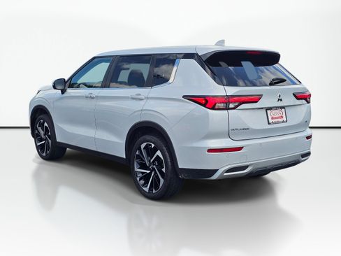 Used 2024 Mitsubishi Outlander SE Black Edition AWD/4WD image 12