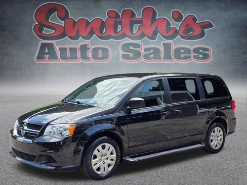 Used 2018 Dodge Grand Caravan SE FWD image 3