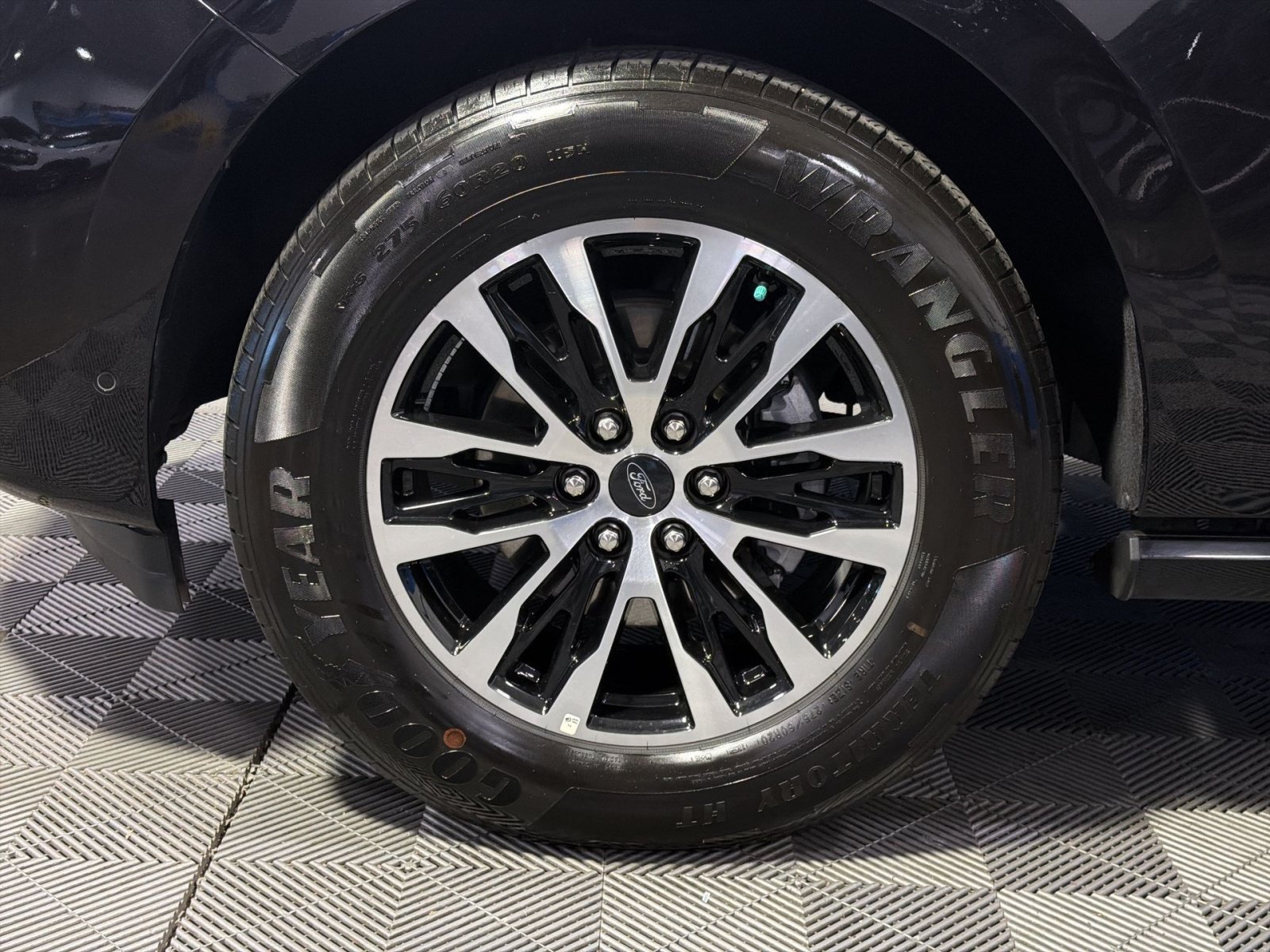 Used 2025 Ford Expedition Max Platinum AWD/4WD image 15